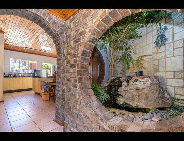 4 BEDROOM HOUSE FOR SALE IN WELTEVREDEN PARK